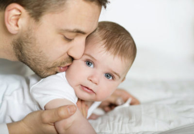 как оформить отцовство на ребенка